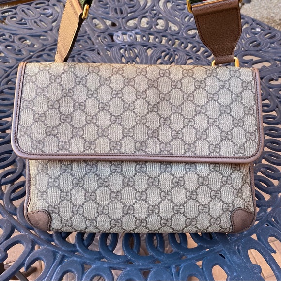 SOLD Gucci Supreme Neo Vintage Messenger Bag - Picture 5 of 16
